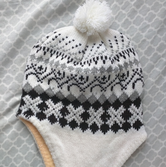 Cute little winter hat + ear flaps! [BUNDLE ONLY] - Picture 2 of 2